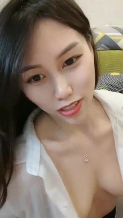 极品高颜冷艳御姐，反差小妈感女主播「金刚护撸娃」「小奶猫」激情淫语撩骚，和姐妹下海大秀，互舔互口假鸡巴互插 截图1