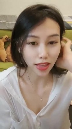 极品高颜冷艳御姐，反差小妈感女主播「金刚护撸娃」「小奶猫」激情淫语撩骚，和姐妹下海大秀，互舔互口假鸡巴互插 截图4