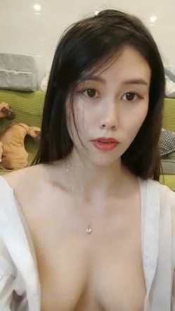 极品高颜冷艳御姐，反差小妈感女主播「金刚护撸娃」「小奶猫」激情淫语撩骚，和姐妹下海大秀，互舔互口假鸡巴互插 截图15