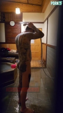情侣私人温泉旅馆被工作人员暗藏摄像头偷拍传网络,受害女崩溃大哭 截图3