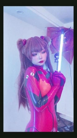 【超美高端 ️罕见露脸露点】极品Cos爆机少女『喵小吉』三月新作《人类补奸计划》性感明日香的使徒榨汁 超清4K原版 截图1