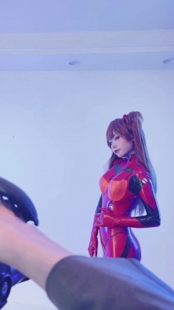 【超美高端 ️罕见露脸露点】极品Cos爆机少女『喵小吉』三月新作《人类补奸计划》性感明日香的使徒榨汁 超清4K原版 截图3