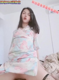 【调教母狗】身材纤细骚母狗【琳儿】淫荡调教第三弹79V 截图4