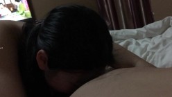 《换妻俱乐部泄密流出》绿帽老公带着老婆和其他男人玩3P,4P 完美露脸 截图13