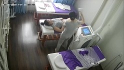 新流出 ️【破解摄像头】 ️美容院高质量少妇小姐姐全身刮毛 截图3