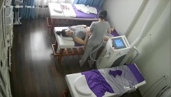 新流出 ️【破解摄像头】 ️美容院高质量少妇小姐姐全身刮毛 截图8