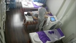 新流出 ️【破解摄像头】 ️美容院高质量少妇小姐姐全身刮毛 截图11