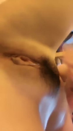 新人下海，学生妹，【陈陈尼】19岁小美女，穿着紧身裤道具自慰，洗澡，少女胴体，满分好评 截图2