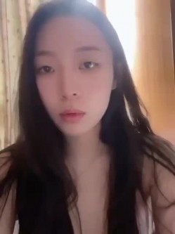 高端泄密流出视图 ️高冷白领姐姐王琪自拍酒店变身母狗被领导草 截图2