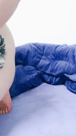 网红脸丰满白皙巨乳大奶子，白皙坦克阴毛稀少主动掰穴 截图7