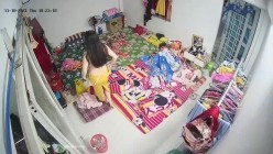 10月最新流出【破解摄像头】 ️监控下的女生宿舍日常洗澡换衣服 截图2