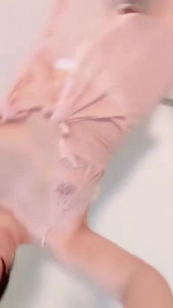 “你要懂得如何让女孩舒服”外面挺斯文的眼镜妹教育乡下没见识表弟！ 截图9