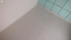 【探花小老弟】小伙大战熟女人妻 急不可耐衣服都不来不及脱完 扑倒在床上开始插入 骚妇也是饥渴得很一直浪叫 截图6