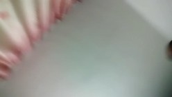 【探花小老弟】小伙大战熟女人妻 急不可耐衣服都不来不及脱完 扑倒在床上开始插入 骚妇也是饥渴得很一直浪叫 截图15