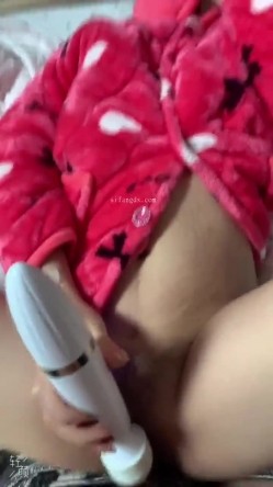 淫妻3P群P自慰露出尿脸,【双面夫妻_0575妓啪啪】,反差都市丽人，约单男交换 截图7