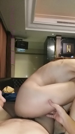 贵在真实！大神拿捏征服运输业老板千金美腿身材苗条车震酒店各种调教啪啪内射全程露脸国语对白 截图2