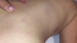 熟女阿姨 在家吃鸡啪啪 被大鸡吧无套爆菊花 骚逼菊花轮着操 最后内射老菊花 截图16