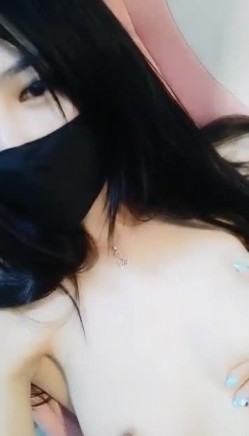 高颜值极品美女 来大姨妈也不忘秀 露奶跳舞诱惑 乳头好粉 截图7