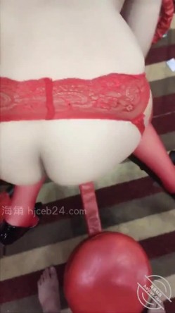 【海角 ️通奸大神】善良的小嫂子  情趣酒店房淫乱性爱 妖艳丝袜调教性爱椅 嫂子被玩到欲仙欲死美妙呻吟 无套爆肏内射 截图12