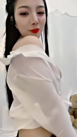 青春无敌，抖音风艺校美少女【杨晓花】定制福利，露脸露点，各种热门BGM裸舞 截图13