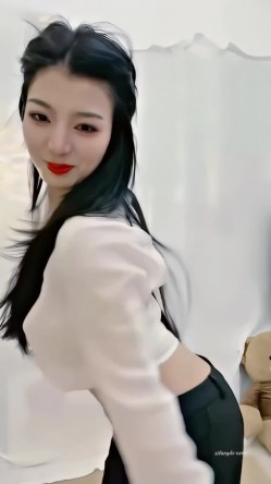 青春无敌，抖音风艺校美少女【杨晓花】定制福利，露脸露点，各种热门BGM裸舞 截图16