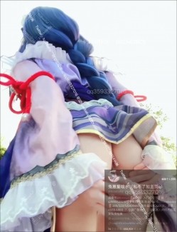 边走边尿『兔崽baby』未流出新作，白丝户外，白裙炮击，粉裙等等，塞着假鸡巴走路 边走边插 爽到失禁喷 截图12