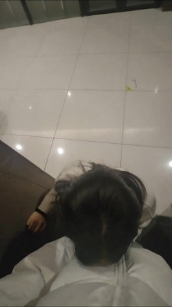 推特极品人形小母狗【Cc重制版】绝版福利，花式调教露出肛塞口交M腿狗链吃烟灰喝尿 截图14