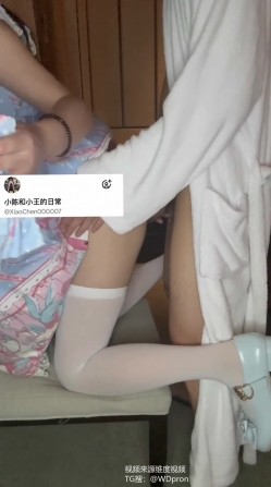 极品00后绿帽情侣『小陈和小王的日常』给小女找个大鸡巴帅哥 一起3P，嘴里一根逼里一根 狠狠满足她 截图6