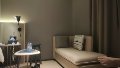 一屌探花_鸭哥出品必是精品，黑丝制服兼职妹，撅起大屁股镜头前口交，口硬直接抱起来猛猛干 截图1