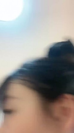 顶级模特小骚货！气质甜美又很骚！被炮友疯狂玩穴，极品无毛肥逼，玩的流白浆，叫起来嗲嗲好骚 截图13