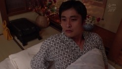 NGOD-179 パワハラ気質で生理的にぜったい無理な夫の上司に同行した地方出張で悶絶の絶倫巨根で突かれまくった僕の妻が健闘むなしく翌朝までには快楽堕ちしてしまった……的な話です 森沢かな 截图12