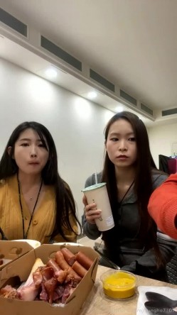 泡良大神性爱救火队「Xinyimark 」OF日常约炮露脸私拍 众多良家学生模特网红拜倒在炮王牛仔裤下 截图4