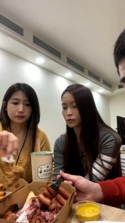 泡良大神性爱救火队「Xinyimark 」OF日常约炮露脸私拍 众多良家学生模特网红拜倒在炮王牛仔裤下 截图9