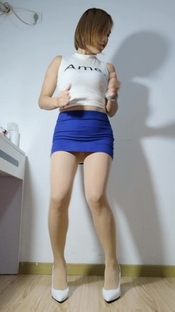 熟女广场舞【娟娟】绅士视角广场舞，原档无水印，露奶露逼，淫语调教，熟女控必入 截图3