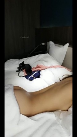 超人气美女『阴唇美感』勾搭上门服务护理小哥啪啪 享受精油养生 激情啪啪 无套做爱 主动套弄 抽插快感 极品蜜桃臀 截图5