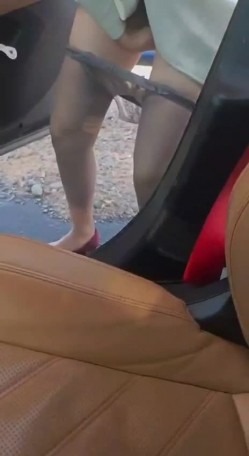 极品办公气质女主管，绿帽癖淫妻【琢木鸟夫妻】最新门槛福利，露出放尿多人车震野战乱交 截图15