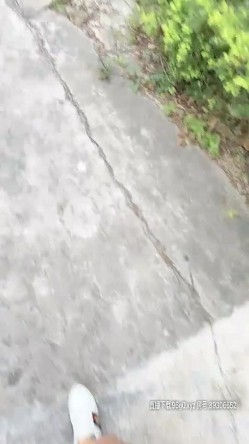 蝴蝶逼大胆美女户外露出沙滩按摩棒自慰电召勾引个网约车司机到厕所啪啪 截图6