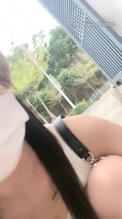 蝴蝶逼大胆美女户外露出沙滩按摩棒自慰电召勾引个网约车司机到厕所啪啪 截图7