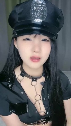 半糖童颜巨乳04年玩偶姐姐-回归穿着连体黑丝和小伙各种体位啪啪，超会口交，还自插屁眼 截图5