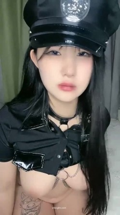 半糖童颜巨乳04年玩偶姐姐-回归穿着连体黑丝和小伙各种体位啪啪，超会口交，还自插屁眼 截图16