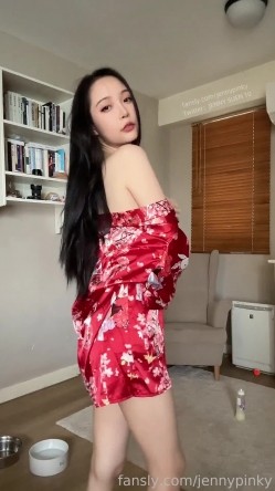 为艺术献身的国内女演员模特【孙禾颐】劲爆福利，脸逼同框全裸道具紫薇，颜值高奶子大，香艳无比 截图6