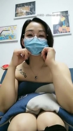 风韵犹存的老板娘爱健身，‘啊嘛，不要，人家的菊花不让看’，老骚逼挺有味道，卖弄风情淫骚和网友聊天！ 截图12