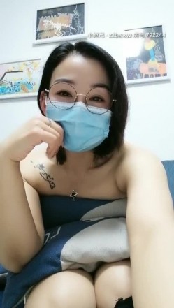 风韵犹存的老板娘爱健身，‘啊嘛，不要，人家的菊花不让看’，老骚逼挺有味道，卖弄风情淫骚和网友聊天！ 截图13