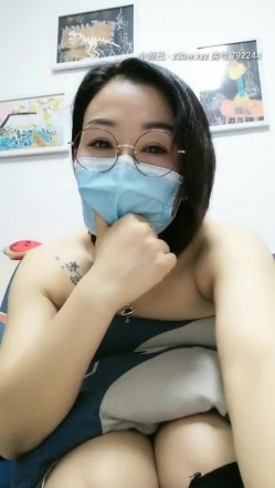风韵犹存的老板娘爱健身，‘啊嘛，不要，人家的菊花不让看’，老骚逼挺有味道，卖弄风情淫骚和网友聊天！ 截图14