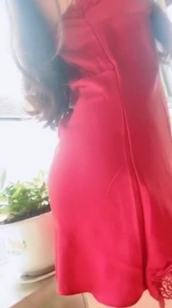 一清早，绿帽老公强迫我到阳台上暴露给对面看，还穿着性感睡衣,漏奶自慰小骚穴,羞死啦！ 截图6