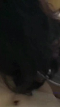 超顶反差婊少妇公务员美熟女【蓝阿姨】厚厚的红唇显得无比性感，口交舌功了得 截图8