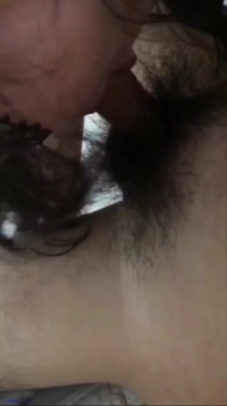超顶反差婊少妇公务员美熟女【蓝阿姨】厚厚的红唇显得无比性感，口交舌功了得 截图13