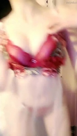 极品高颜巨乳小空姐『爱笑的甜空姐』下海开播 气质典雅太漂亮了 白皙胴体巨乳美臀甩奶奶诱惑 截图1