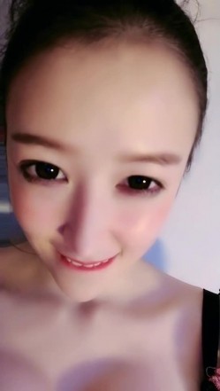 极品高颜巨乳小空姐『爱笑的甜空姐』下海开播 气质典雅太漂亮了 白皙胴体巨乳美臀甩奶奶诱惑 截图7