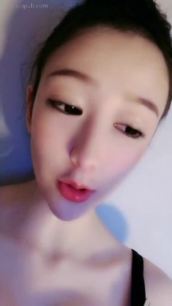 极品高颜巨乳小空姐『爱笑的甜空姐』下海开播 气质典雅太漂亮了 白皙胴体巨乳美臀甩奶奶诱惑 截图15